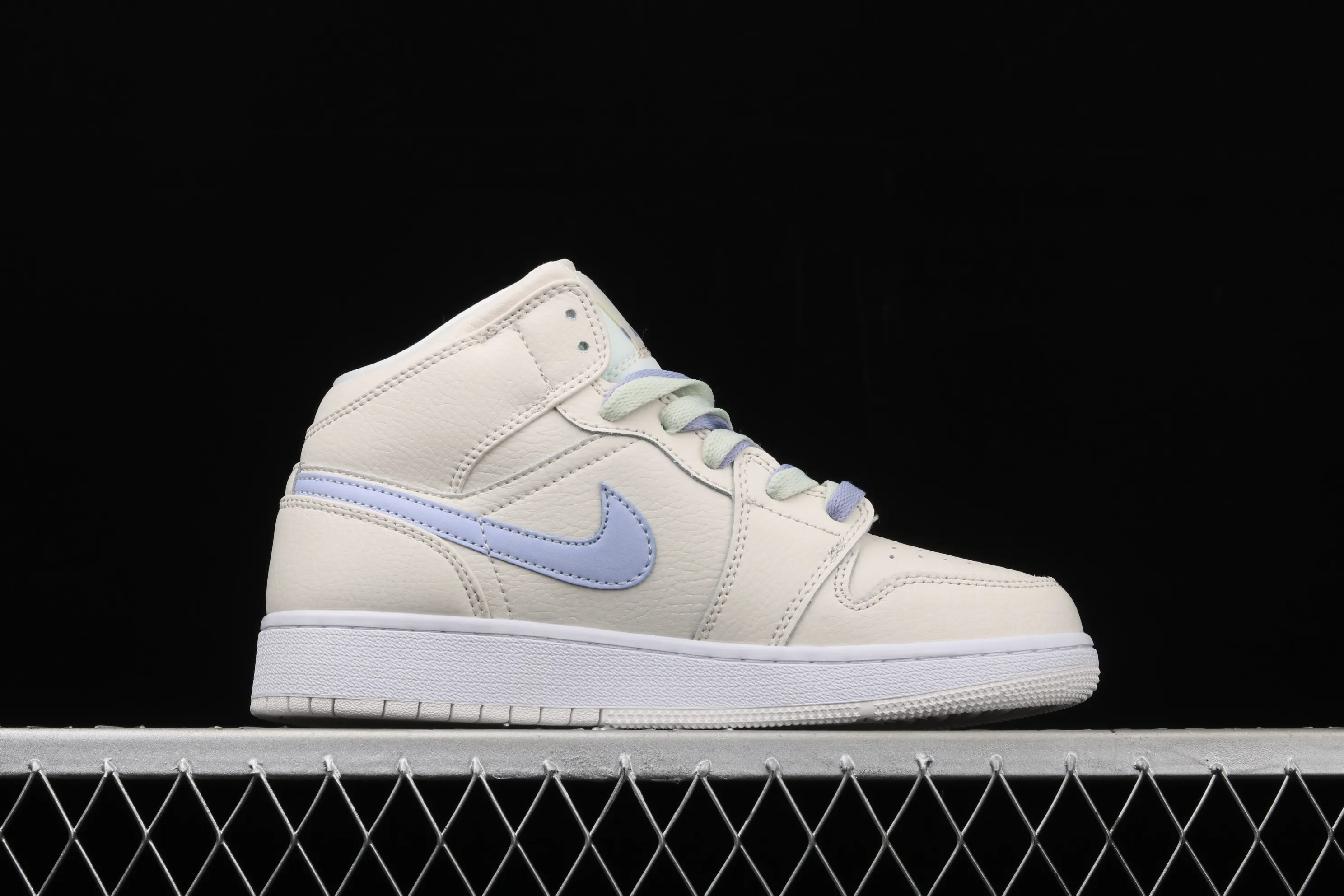 All categories Air Jordan Jordan series basketball shoes Air Jordan 1 Mid Air Jordan 1 Ret High AJ1 Joe 1 rice white mandarin duck hook 555112-035